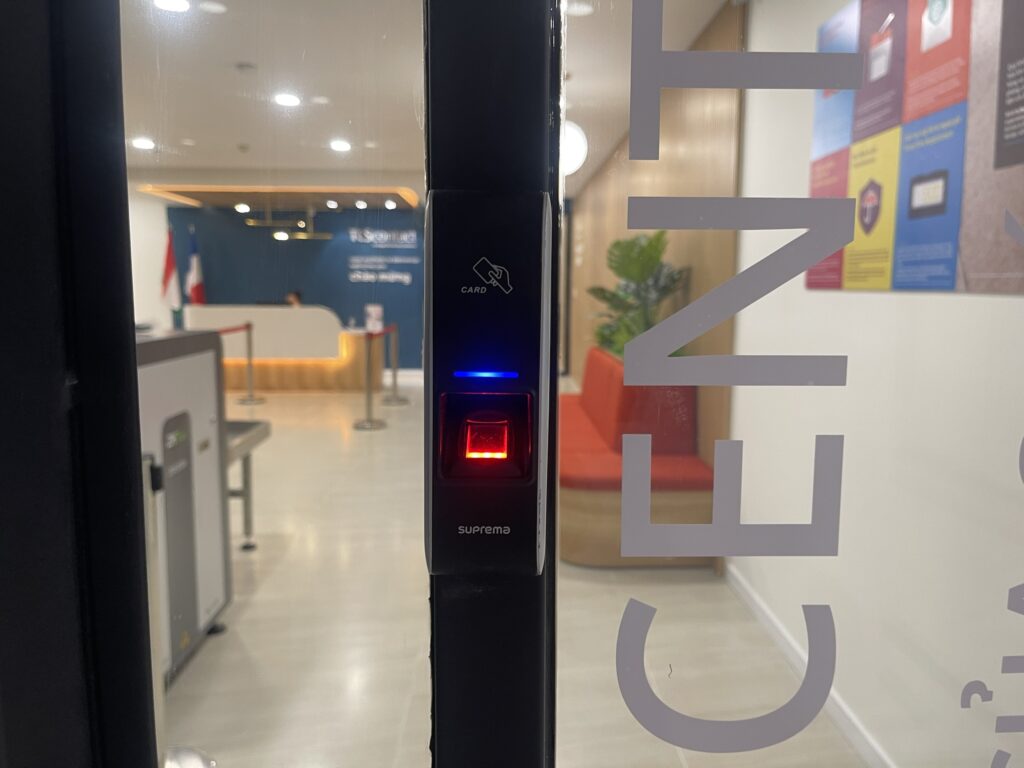 Hệ thống access control lắp đặt